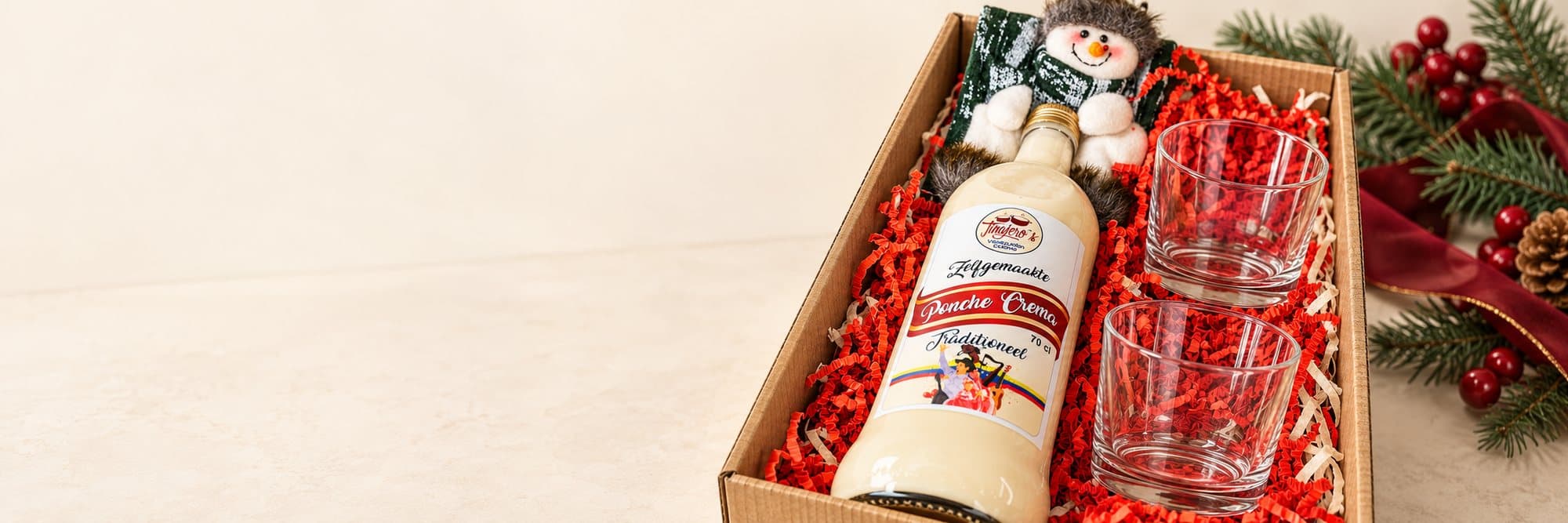 Ponche crema gift box with two glasses for a toast